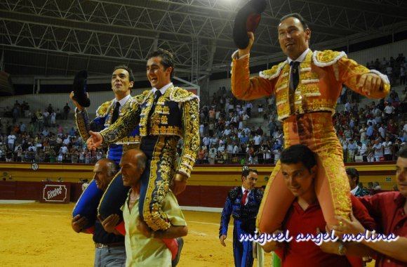 corrida de toros en atarfe fandi, pepin liria y el cid.