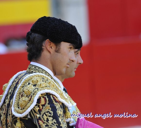 GR01. GRANADA, 22/06/11.-
Dia de toros fiestas del corpus chirsti de Granada con los diestros  el fandi, juli y enrique ponce.
En la imagen el fandi y ponce en un momento de la corrida.